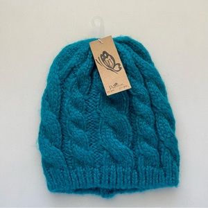 🦋 3/$15 Cable Knit Turquoise Beanie 100% Mohair